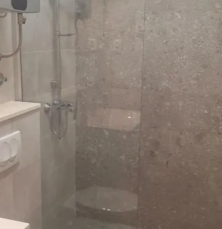 Apartment Ante Split