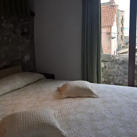 Ante 아파트 스플리트